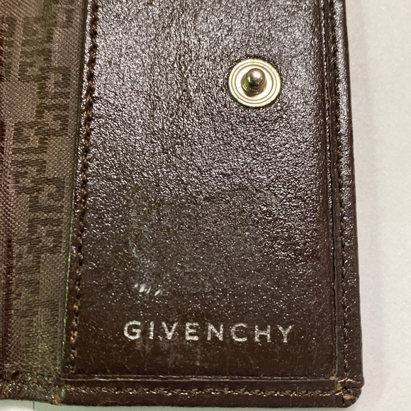 Givenchy key case - Picture 2 of 8